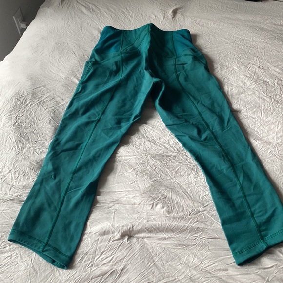 Lululemon Exquisite Crop - Picture 2 of 4
